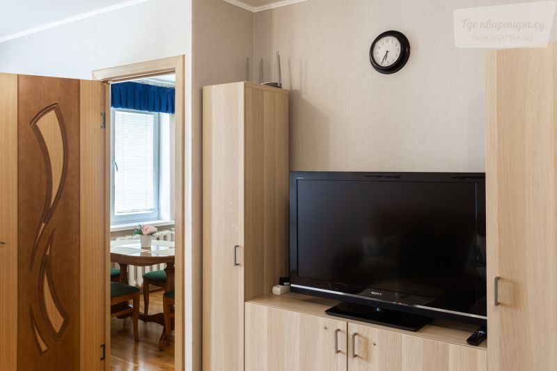 Революционная улица, 72